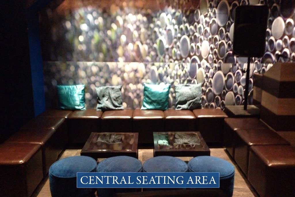 zenna-cocktail-bar-centralseating-area